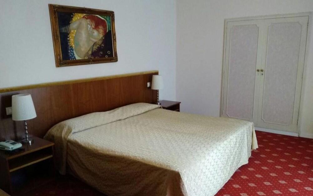 Grand Hotel Regina Salsomaggiore Salsomaggiore Terme Eksteriør billede